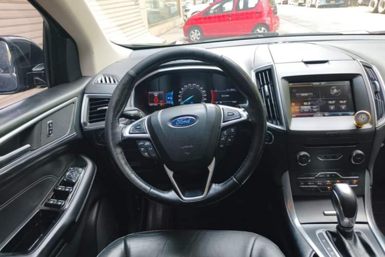 Used Ford Edge 2015 2.0T GTDi Two-Wheel-Drive High-Line Version Steering Wheel
