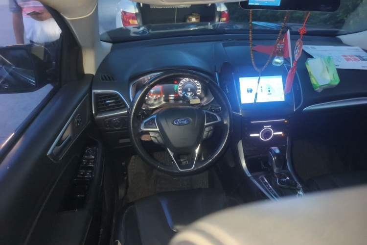 Used Ford Edge 2015 2.0T GTDi Four-Wheel Drive Prestige Model Steering Wheel
