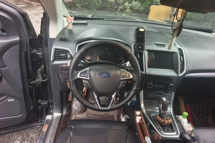 Used Ford Edge 2015 2.0T GTDi Two-Wheel-Drive High-Line Version Steering Wheel