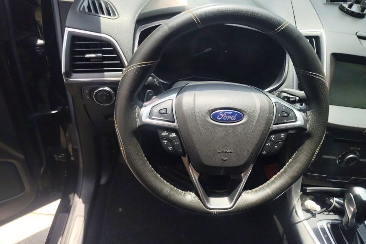Used Ford Edge 2015 2.7T GTDi 4x4 Sporty 7-Seater Steering Wheel
