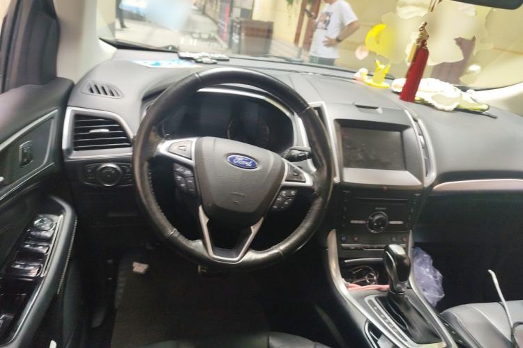 Used Ford Edge 2015 2.0T GTDi 4x4 High-Grade Model Steering Wheel