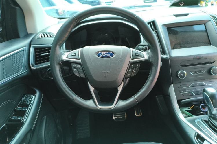 Used Ford Edge 2015 2.0T GTDi 4x4 High-Grade Model Steering Wheel