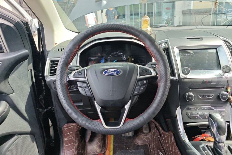 Used Ford Edge 2015 2.0T GTDi Two-Wheel-Drive High-Line Version Steering Wheel