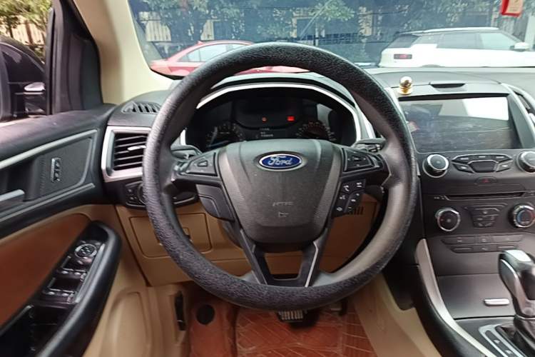 Used Ford Edge 2015 2.0T GTDi Two-Wheel-Drive Elite Edition Steering Wheel