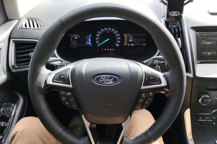 Used Ford Edge 2015 2.0T GTDi 4x4 High-Grade Model Steering Wheel