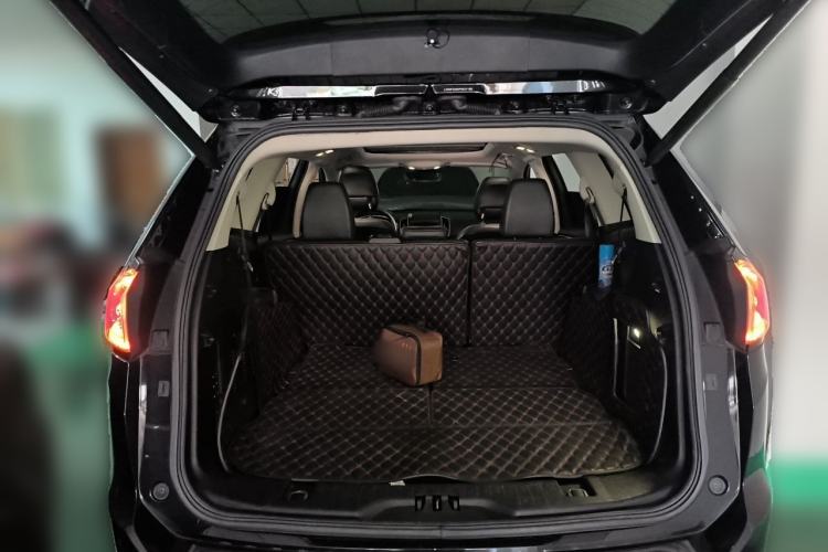 Used Ford Edge 2015 2.7T GTDi 4x4 Prestige 7-Seater Trunk