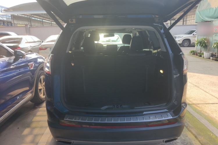 Used Ford Edge 2015 2.0T GTDi 4x4 High-Grade Model Trunk