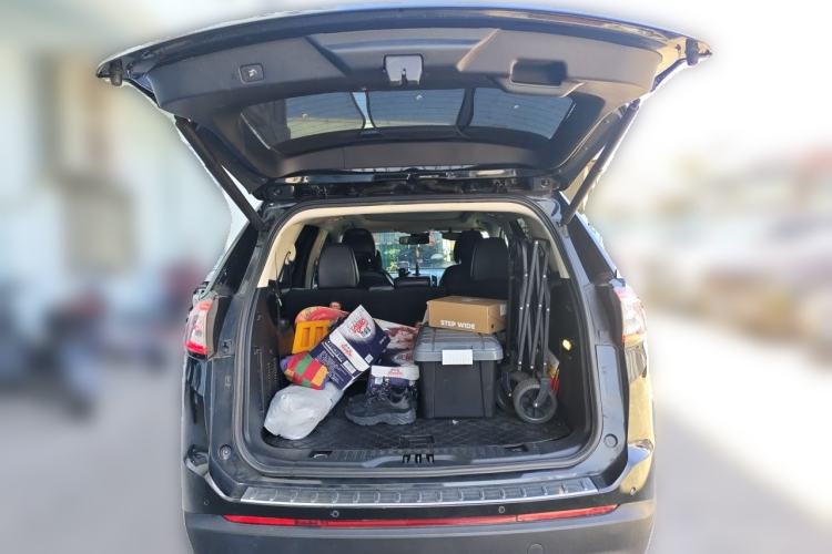 Used Ford Edge 2015 2.0T GTDi Two-Wheel-Drive High-Line Version Trunk