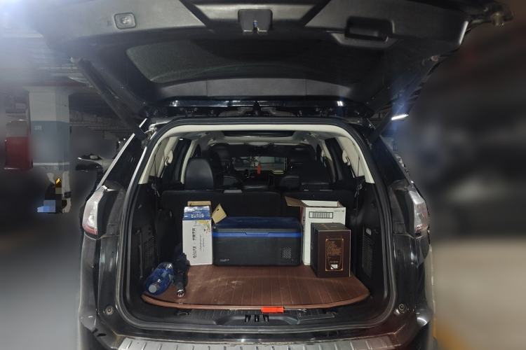Used Ford Edge 2015 2.0T GTDi 4x4 High-Grade Model Trunk