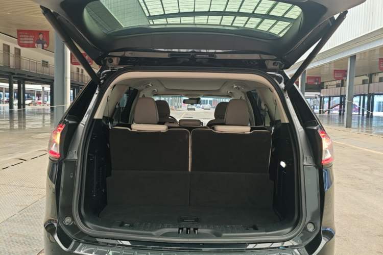 Used Ford Edge 2015 2.0T GTDi Four-Wheel Drive Prestige Model Trunk