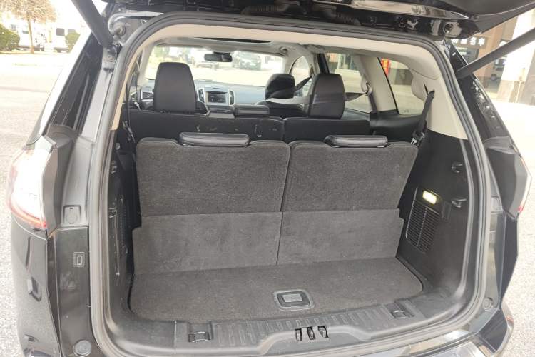 Used Ford Edge 2015 2.7T GTDi 4x4 Prestige 7-Seater Trunk