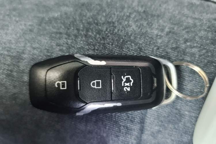 Used Ford Edge 2015 2.0T GTDi Two-Wheel-Drive Platinum Edition Vehicle Key