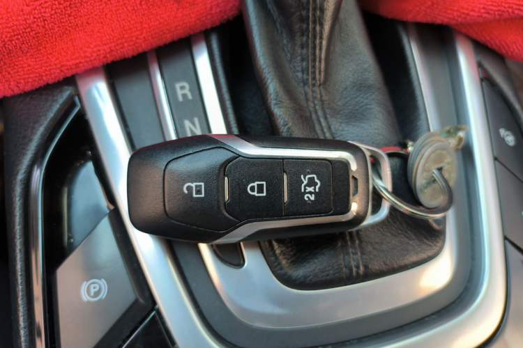 Used Ford Edge 2015 2.7T GTDi 4x4 Prestige 7-Seater Vehicle Key