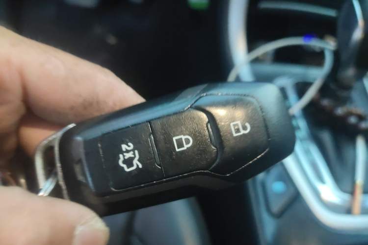 Used Ford Edge 2015 2.0T GTDi Two-Wheel-Drive Platinum Edition Vehicle Key