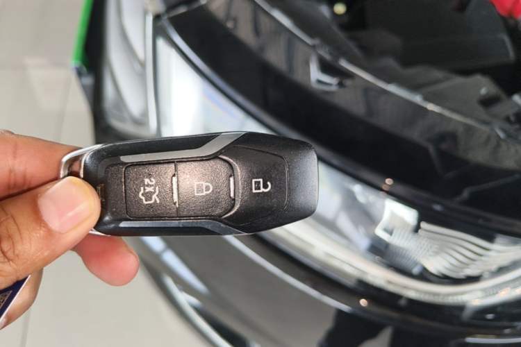 Used Ford Edge 2015 2.0T GTDi Four-Wheel Drive Prestige Model Vehicle Key
