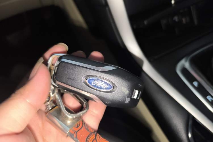 Used Ford Edge 2015 2.0T GTDi Two-Wheel-Drive Elite Edition Vehicle Key