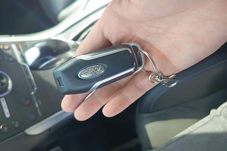 Used Ford Edge 2015 2.0T GTDi Four-Wheel Drive Prestige Model Vehicle Key