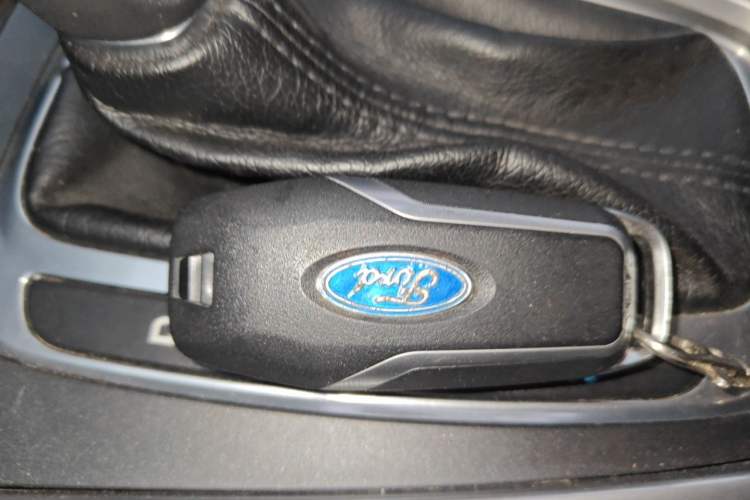 Used Ford Edge 2015 2.7T GTDi 4x4 Sporty 7-Seater Vehicle Key