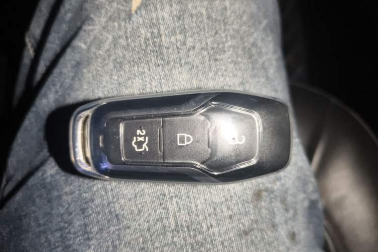 Used Ford Edge 2015 2.0T GTDi Two-Wheel-Drive High-Line Version Vehicle Key