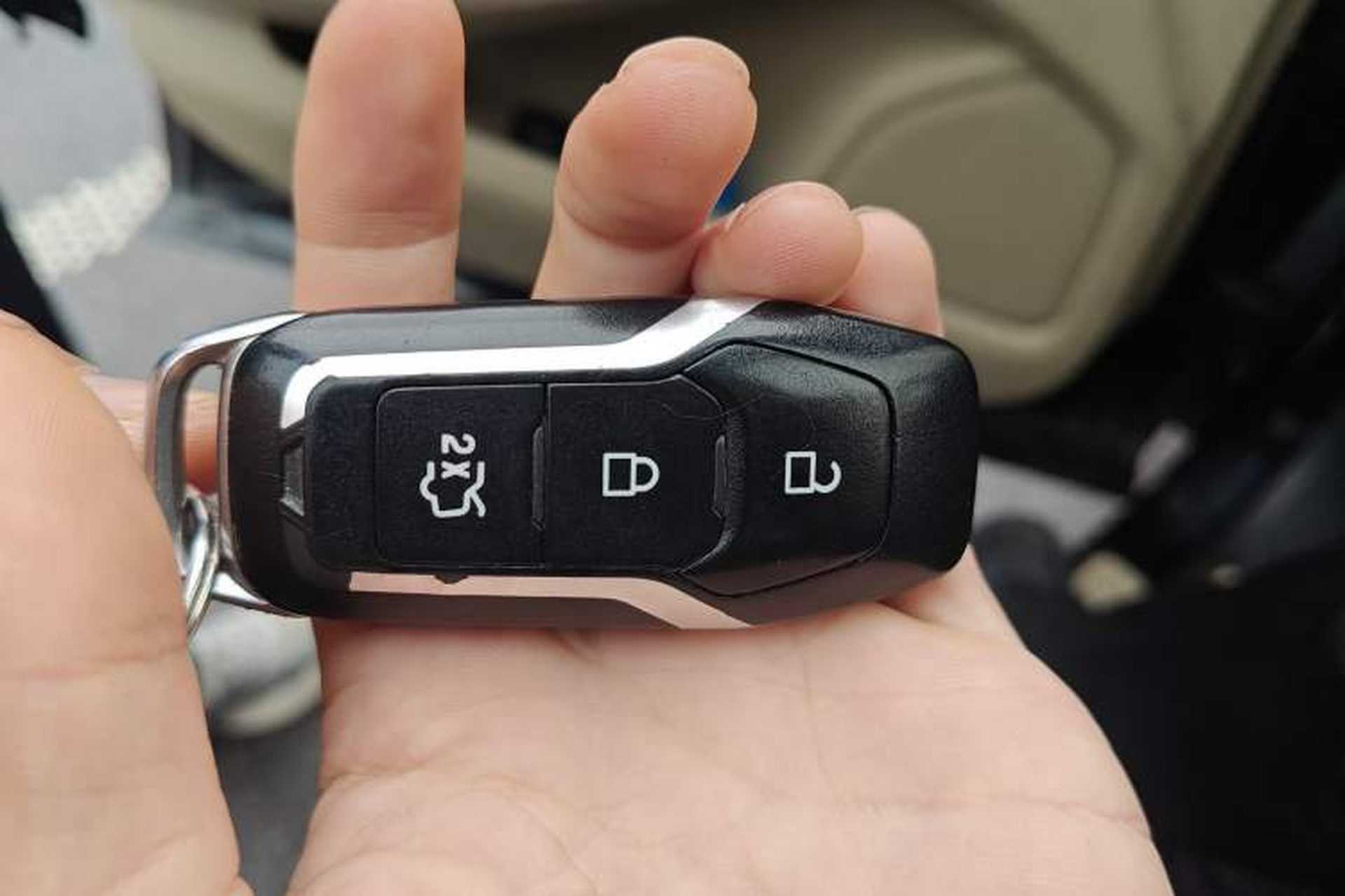 Used Ford Edge 2015 2.0T GTDi Two-Wheel-Drive Elite Edition Vehicle Key