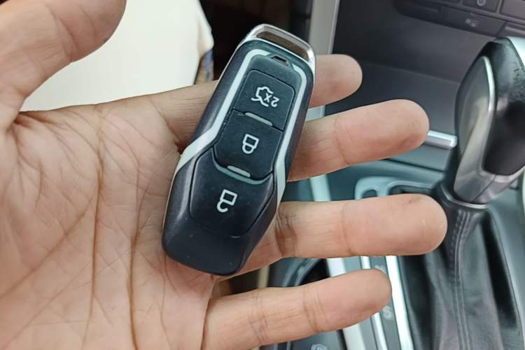 Used Ford Edge 2015 2.0T GTDi Two-Wheel-Drive Elite Edition Vehicle Key