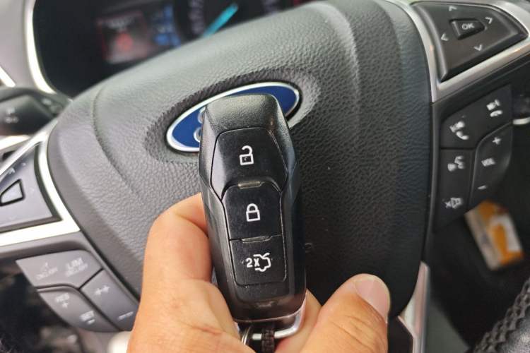 Used Ford Edge 2015 2.0T GTDi 4x4 High-Grade Model Vehicle Key