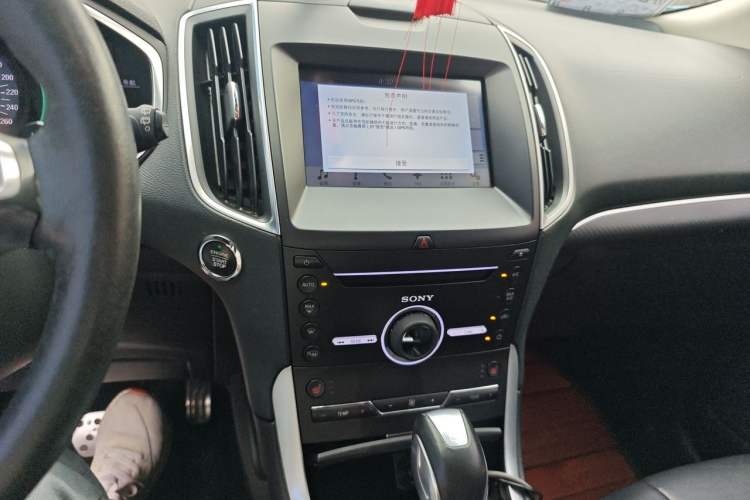 Used Ford Edge 2015 2.7T GTDi 4x4 Sporty 7-Seater Audio And AC Panel
