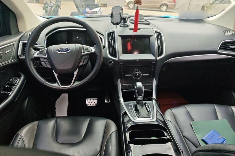 Used Ford Edge 2015 2.7T GTDi 4x4 Sporty 7-Seater Center Console