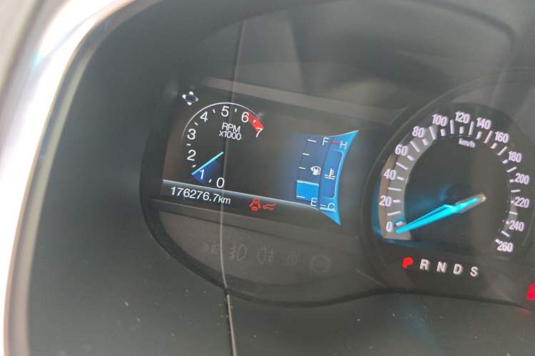 Used Ford Edge 2015 2.7T GTDi 4x4 Sporty 7-Seater Odometer Close Up