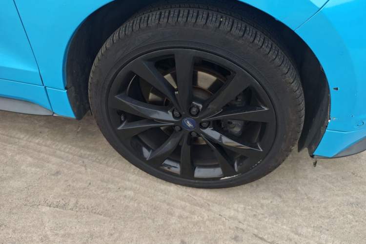 Used Ford Edge 2015 2.7T GTDi 4x4 Sporty 7-Seater Right Front Wheel Hub