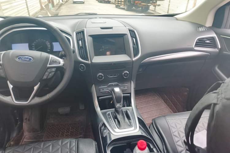 Used Ford Edge 2015 2.0T GTDi Two-Wheel-Drive High-Line Version Audio And AC Panel