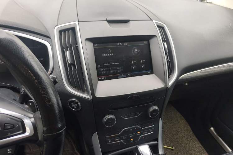 Used Ford Edge 2015 2.0T GTDi Two-Wheel-Drive High-Line Version Audio And AC Panel