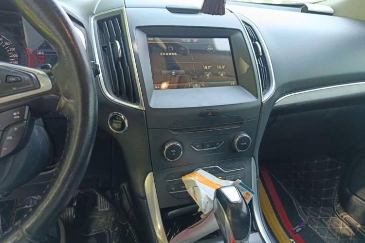 Used Ford Edge 2015 2.0T GTDi 4x4 High-Grade Model Audio And AC Panel