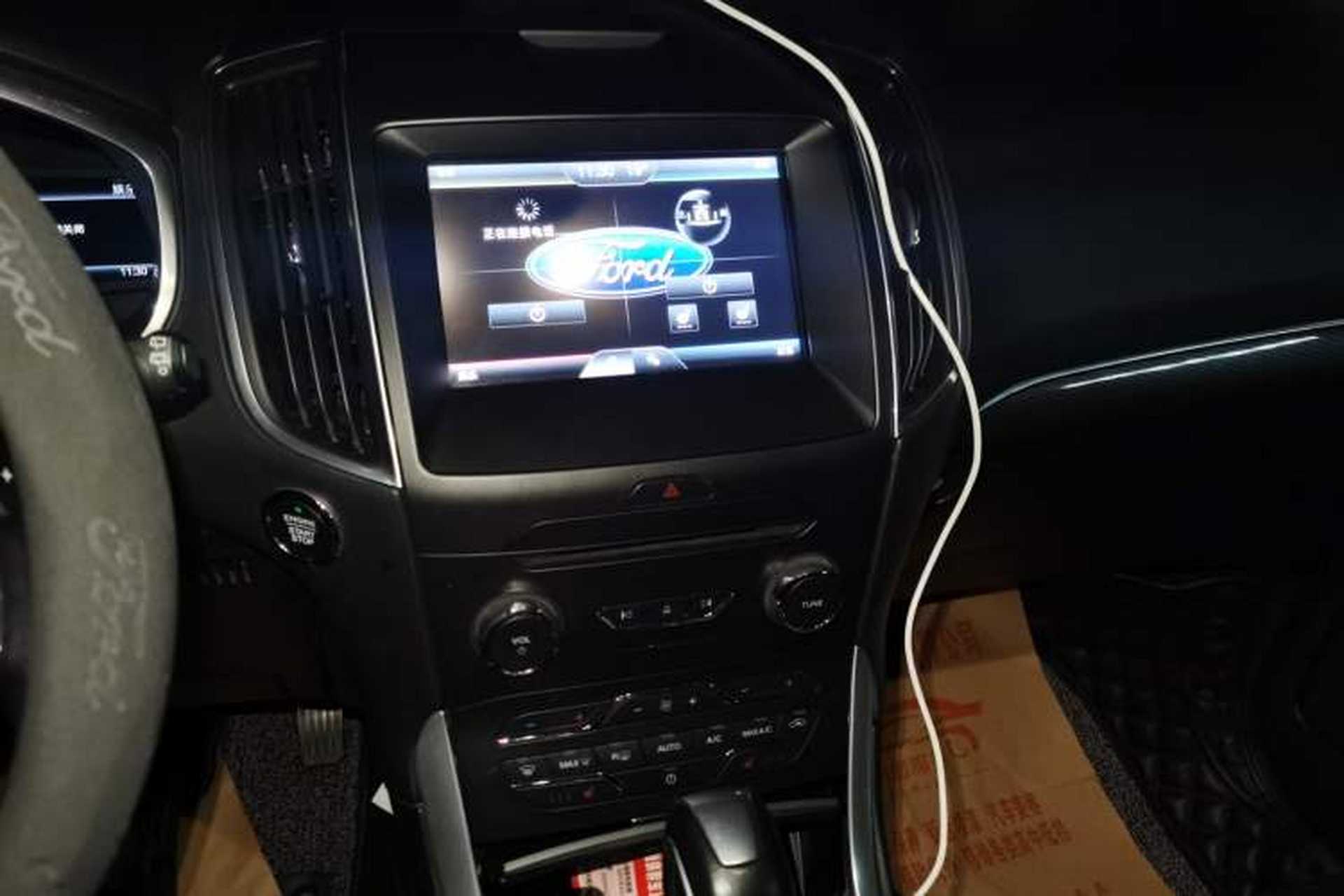 Used Ford Edge 2015 2.0T GTDi Two-Wheel-Drive High-Line Version Audio And AC Panel