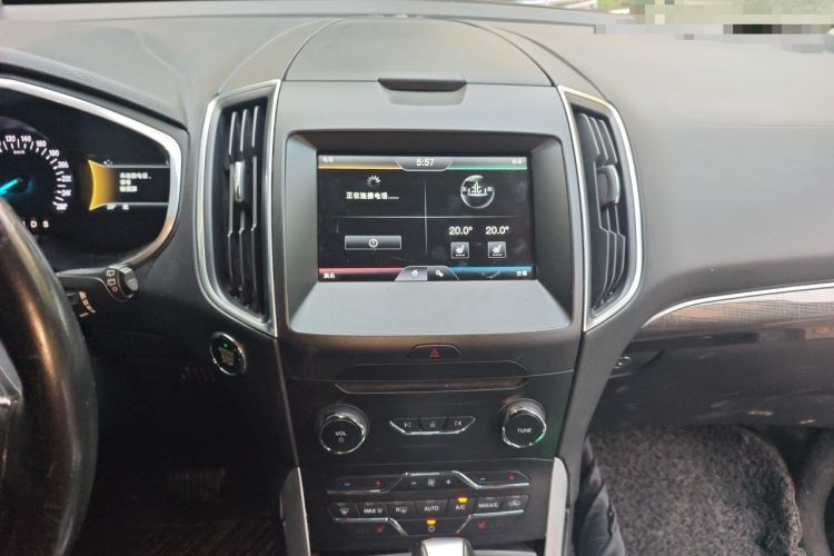 Used Ford Edge 2015 2.0T GTDi Two-Wheel-Drive High-Line Version Audio And AC Panel