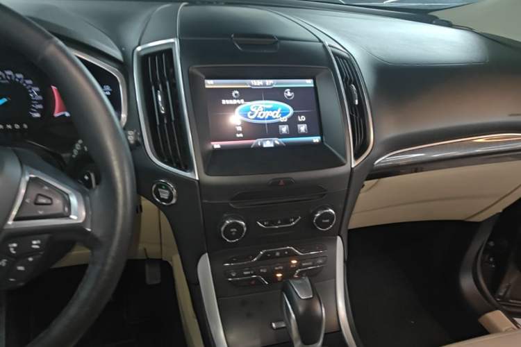 Used Ford Edge 2015 2.0T GTDi 4x4 High-Grade Model Audio And AC Panel