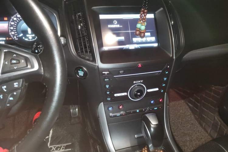 Used Ford Edge 2015 2.7T GTDi 4x4 Prestige 7-Seater Audio And AC Panel