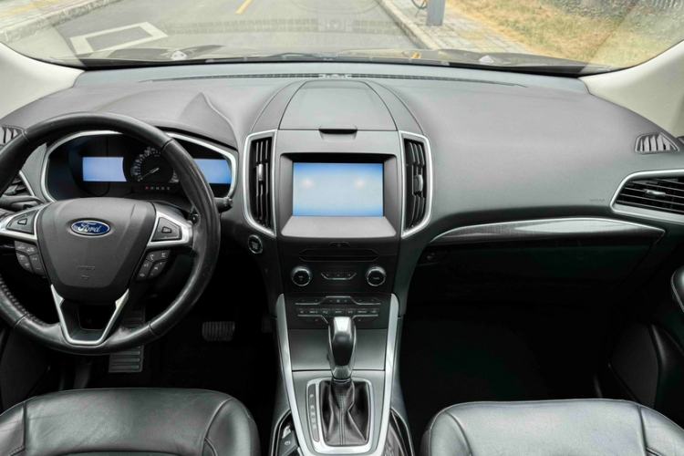 Used Ford Edge 2015 2.0T GTDi Two-Wheel-Drive High-Line Version Audio And AC Panel
