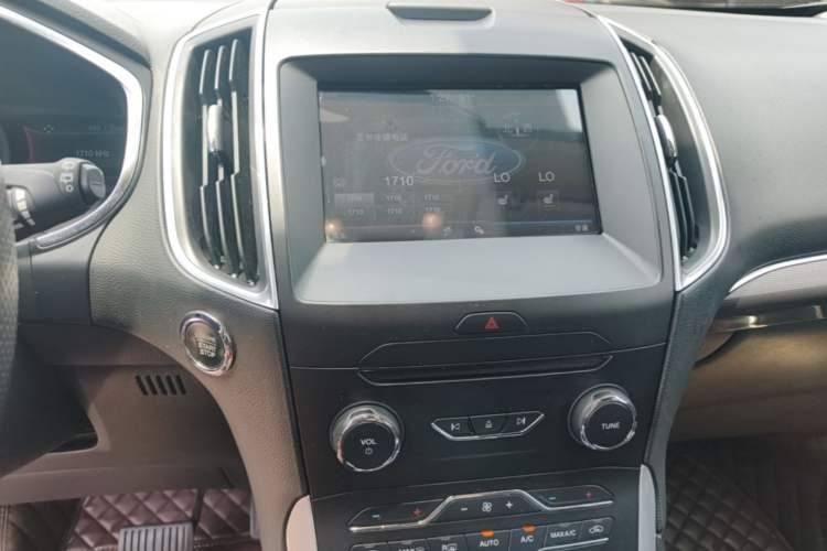 Used Ford Edge 2015 2.0T GTDi Two-Wheel-Drive High-Line Version Audio And AC Panel