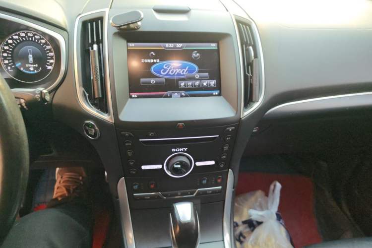 Used Ford Edge 2015 2.0T GTDi Four-Wheel Drive Prestige Model Audio And AC Panel