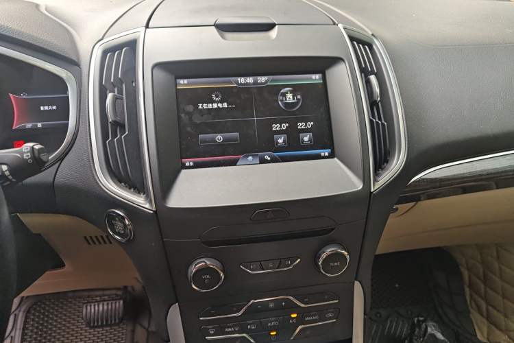 Used Ford Edge 2015 2.0T GTDi Two-Wheel-Drive High-Line Version Audio And AC Panel