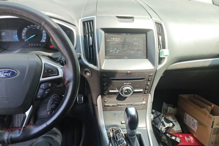 Used Ford Edge 2015 2.7T GTDi 4x4 Sporty 7-Seater Audio And AC Panel