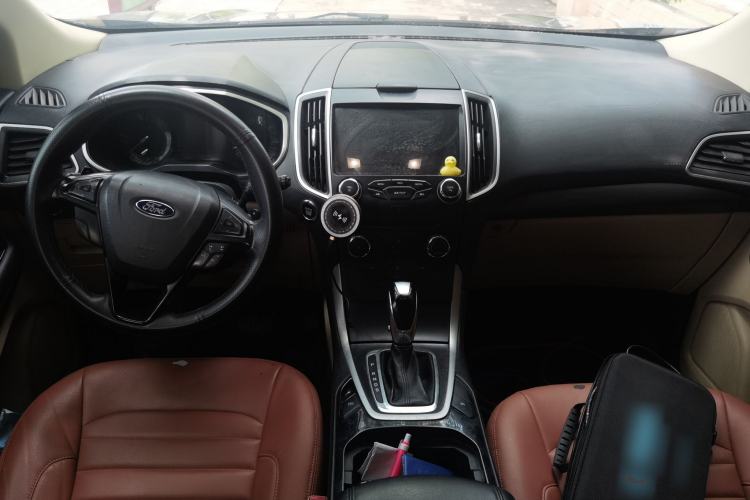 Used Ford Edge 2015 2.0T GTDi Two-Wheel-Drive Elite Edition Center Console