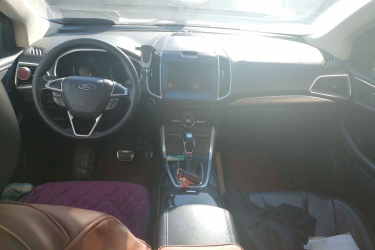 Used Ford Edge 2015 2.0T GTDi Four-Wheel Drive Prestige Model Center Console