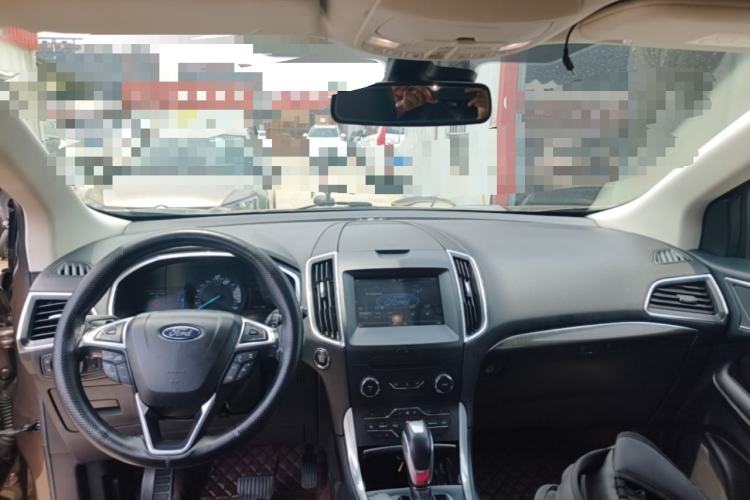 Used Ford Edge 2015 2.0T GTDi Two-Wheel-Drive High-Line Version Center Console