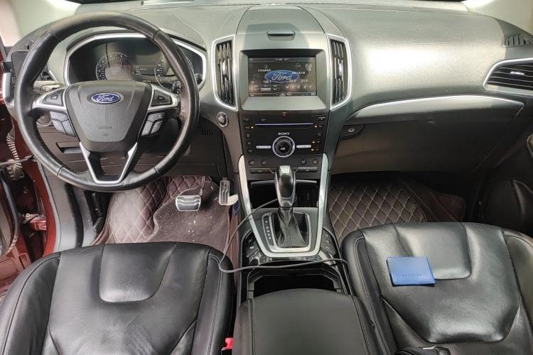 Used Ford Edge 2015 2.0T GTDi Four-Wheel Drive Prestige Model Center Console