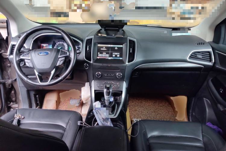 Used Ford Edge 2015 2.0T GTDi 4x4 High-Grade Model Center Console