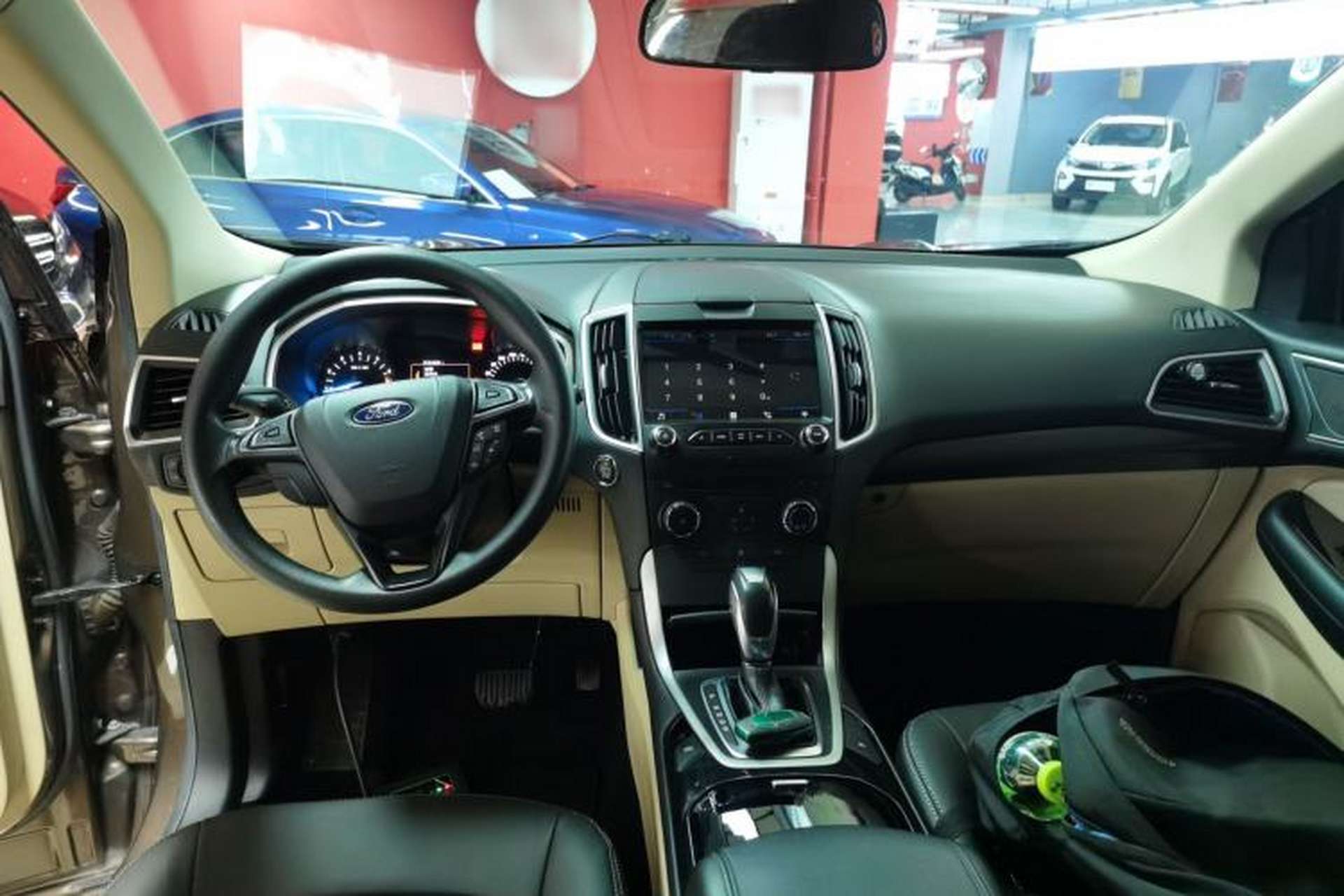 Used Ford Edge 2015 2.0T GTDi Two-Wheel-Drive Elite Edition Center Console