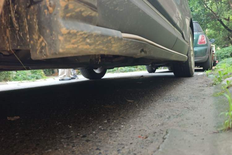 Used Ford Edge 2015 2.0T GTDi Two-Wheel-Drive High-Line Version Chassis Front Left