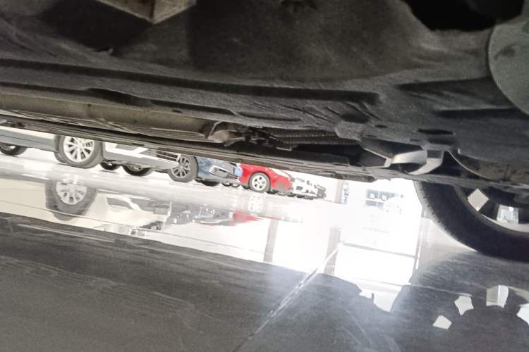 Used Ford Edge 2015 2.7T GTDi 4x4 Prestige 7-Seater Chassis Front Right
